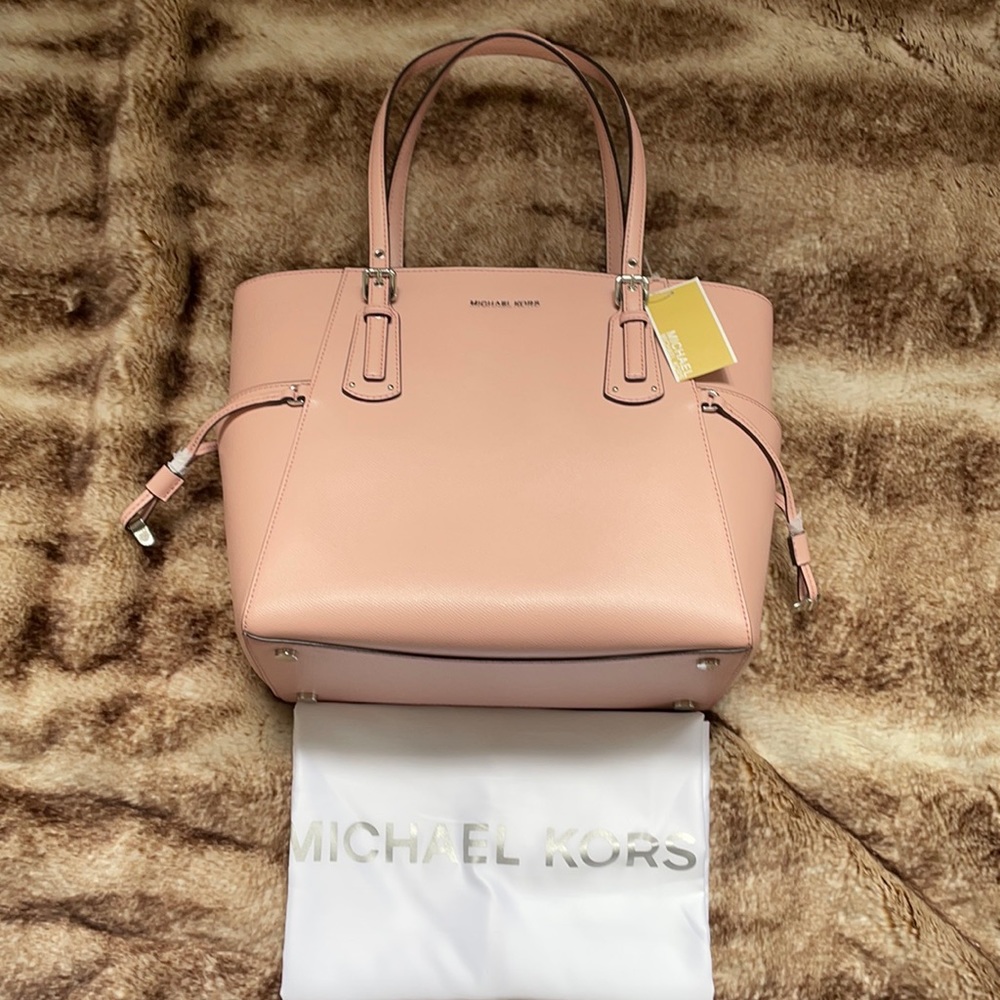 Michael Kors Voyager shoulder bag BNWT